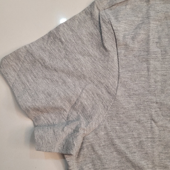 Bench Tee-Shirt - Women's size Medium - Picture 6 of 8